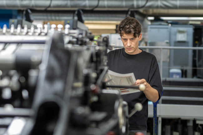 Genaue Kontrolle an unserer ältesten Maschine: Dem Originalen Heidelberger Zylinder, kurz OHZ. Genaue Kontrolle an unserer ältesten Maschine: Dem Originalen Heidelberger Zylinder, kurz OHZ.
